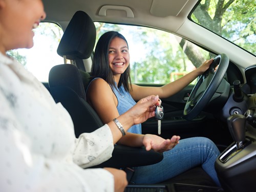 girl learning to drive